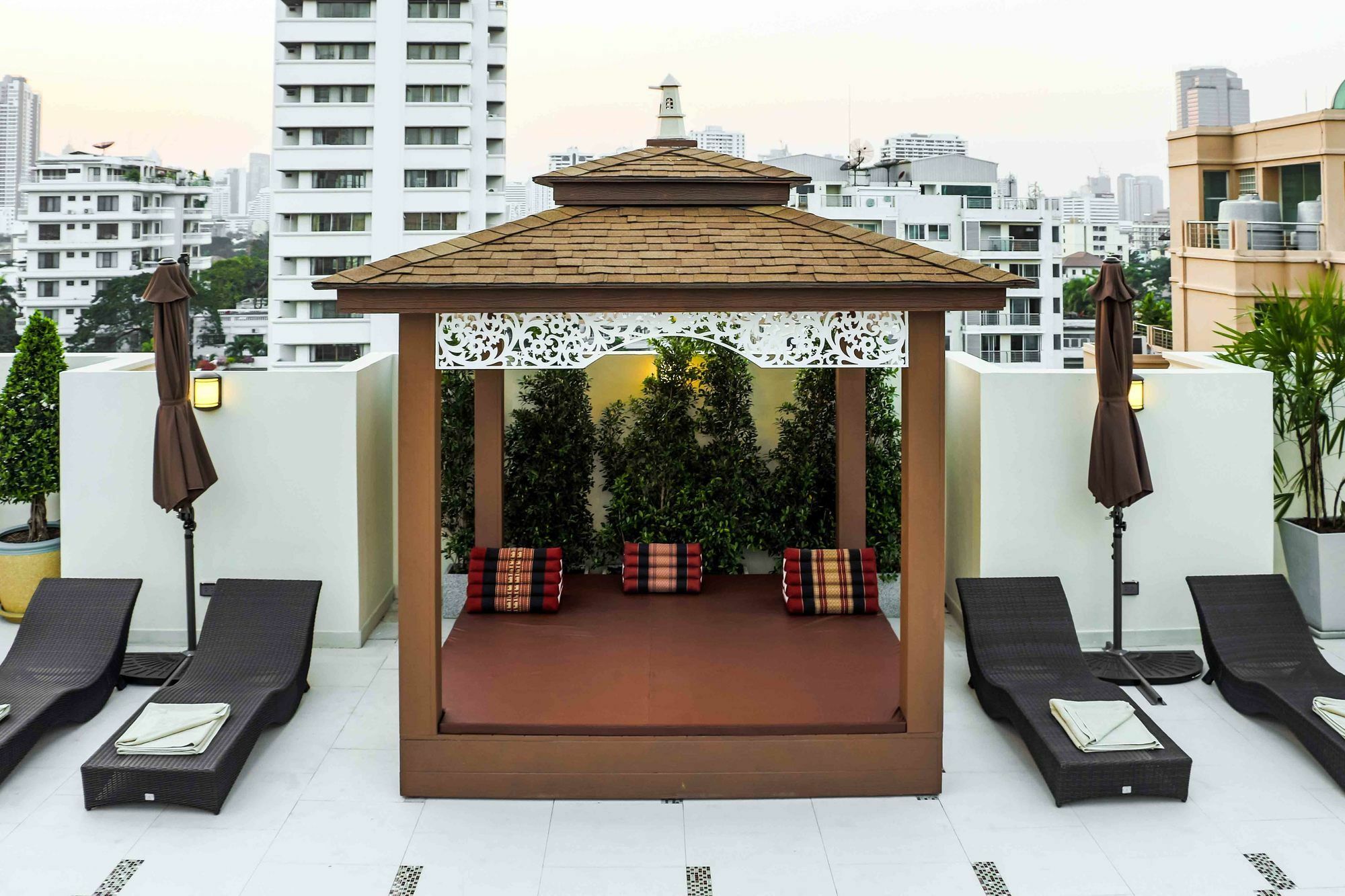 Aspira Hana Executive Apartment Thonglor Bangkok Luaran gambar